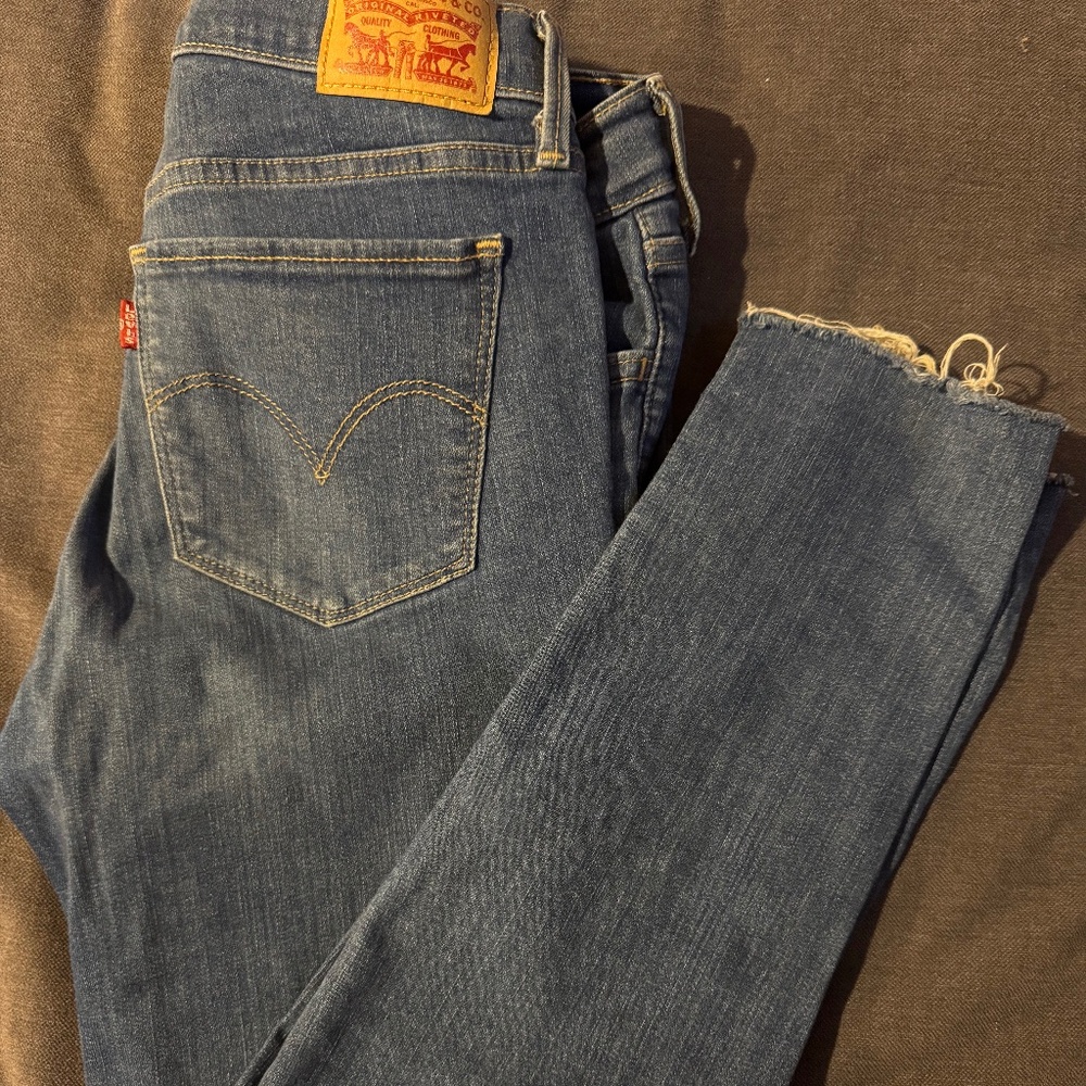 Levi jeans - Picture 2 of 3